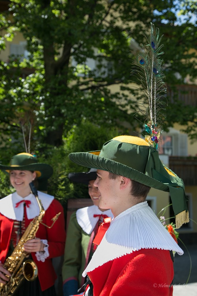 Kastelruther Musikant beim Festumzug vor dem Oswald-von-Wolkenstein-Ritt